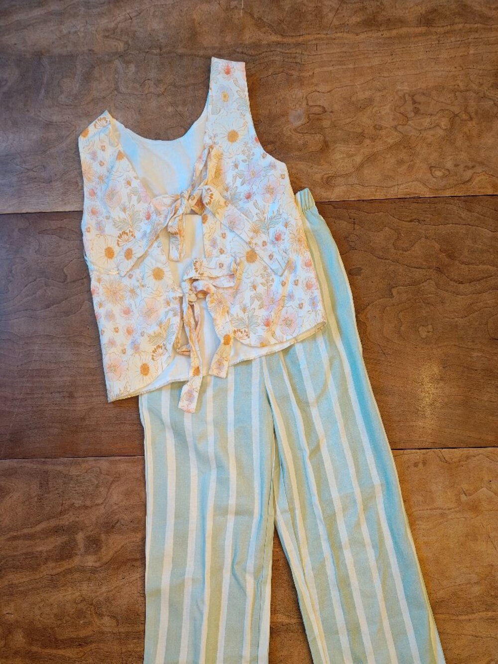 Made by Molly Honeydew Meadow Girls Linen Set Tie Back Top and Pants size 8 NWOT